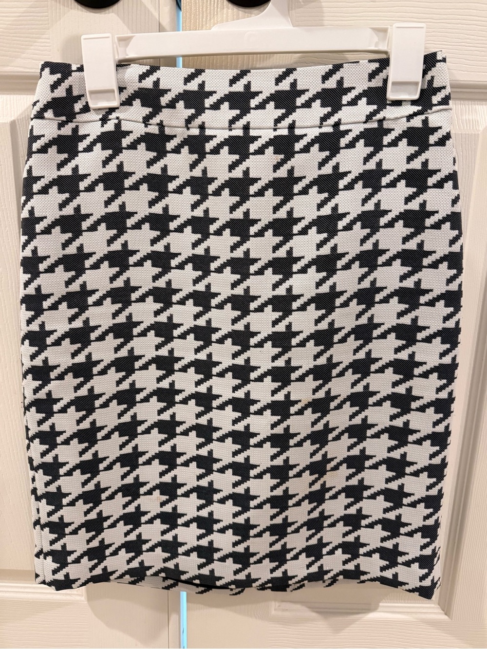 Banana Republic Black & White Houndstooth Pencil Skirt
